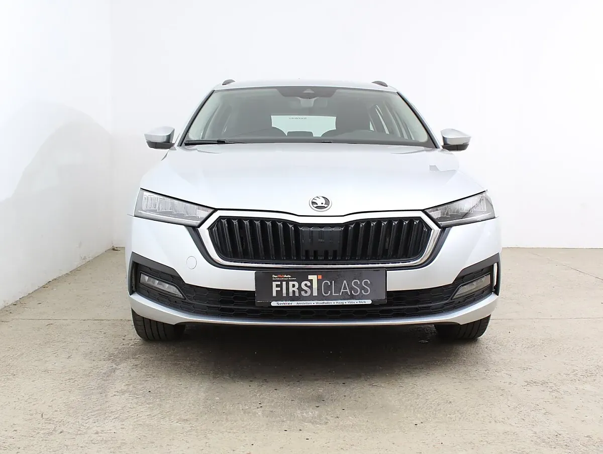 Skoda Octavia 2022 photo 2