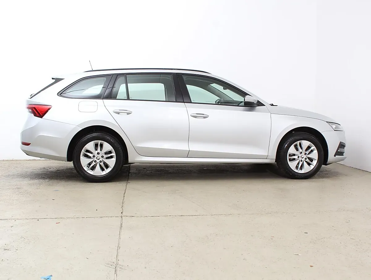 Skoda Octavia 2022 photo 3