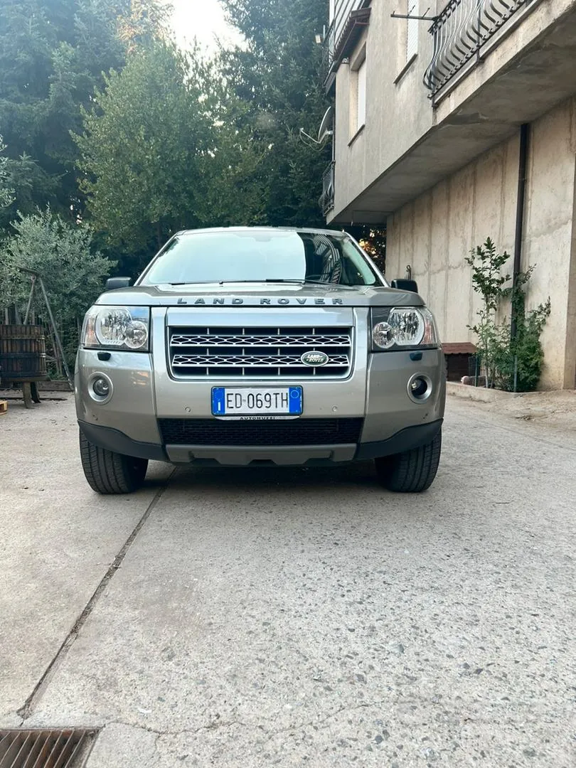 Land Rover Freelander 2 2010 photo 3