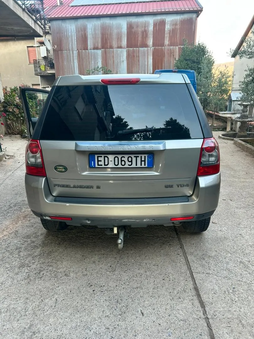 Land Rover Freelander 2 2010 photo 4