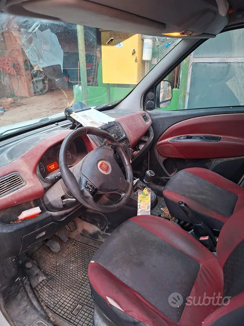 Fiat Doblo 2011 photo 2