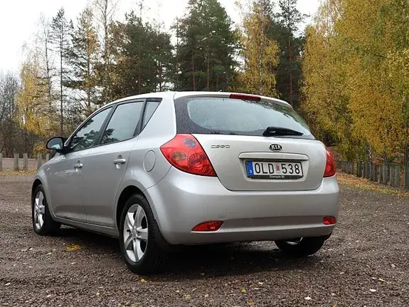 Kia Ceed 2007 photo 2