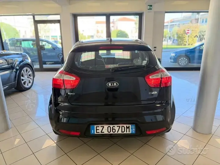 Kia Rio 2015 photo 5