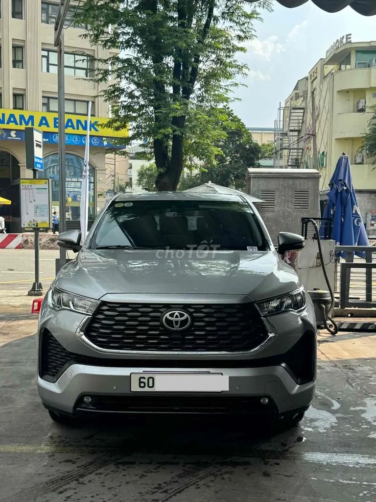 Toyota Innova Cross