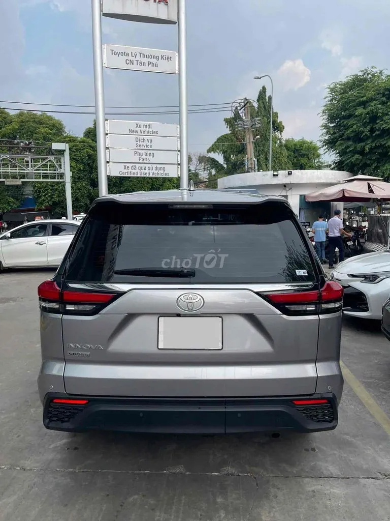 Toyota Innova Cross 2025 photo 4