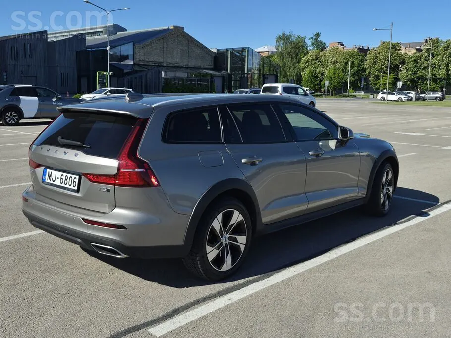 Volvo V60 Crosscountry 2019 photo 3