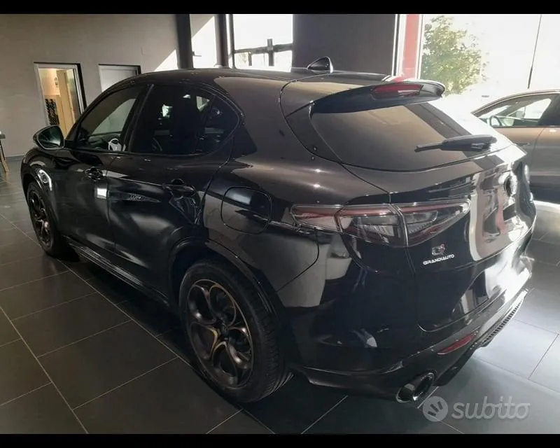 Alfa Romeo Stelvio 2025 photo 4