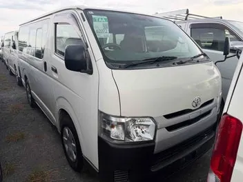 Toyota Hiace 2020 photo 2