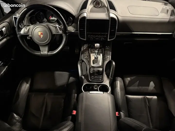 Porsche Cayenne 2013 photo 2