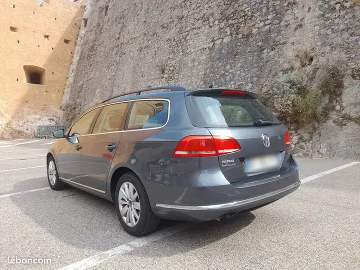 Volkswagen Passat 2011 photo 3