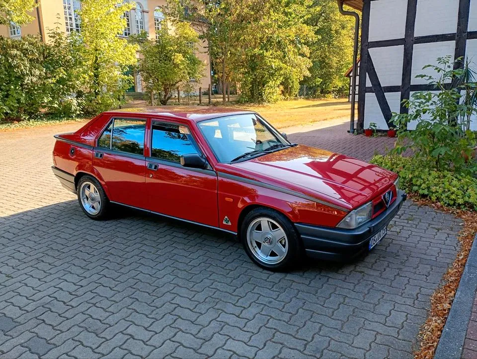 Alfa Romeo 75