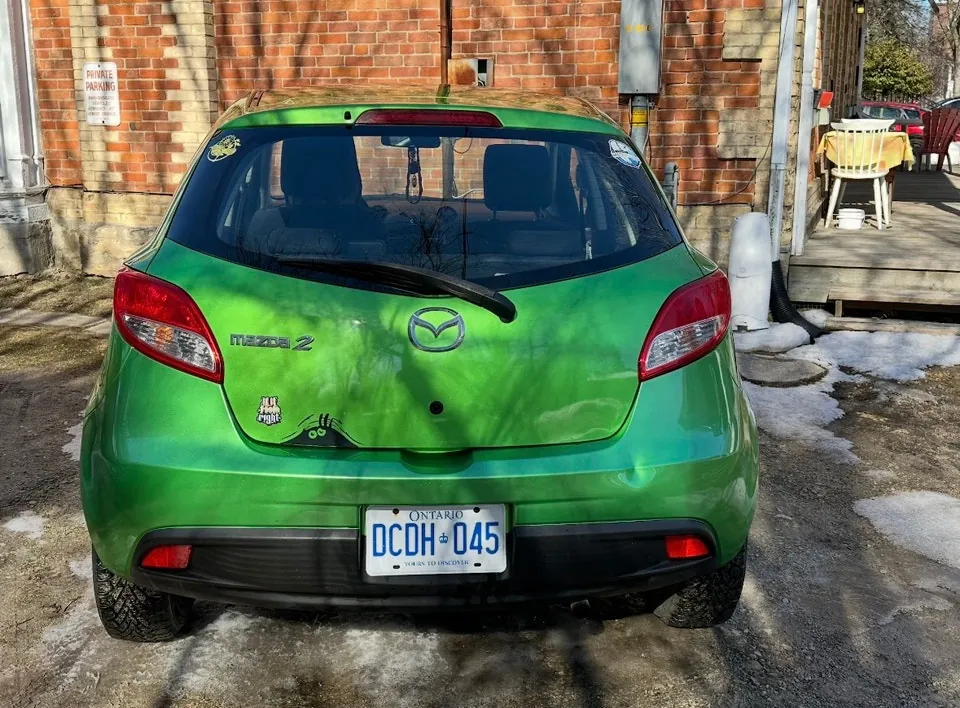 Mazda 2 2011 photo 5