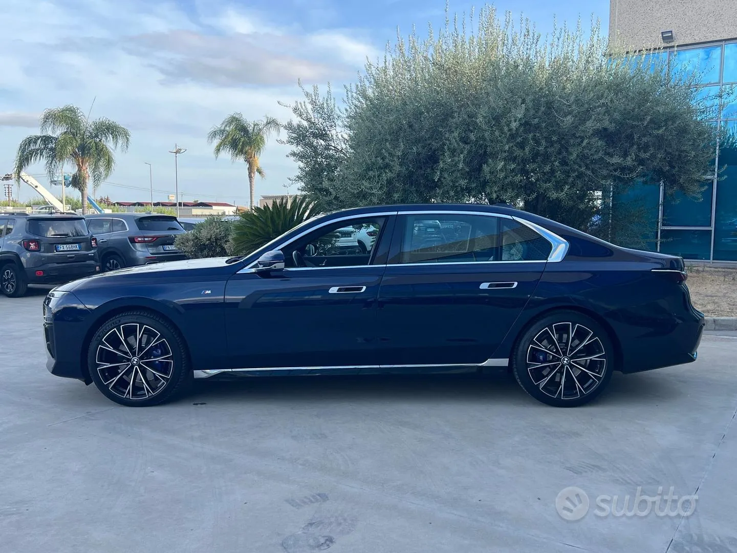 BMW 7 Series 2023 photo 2