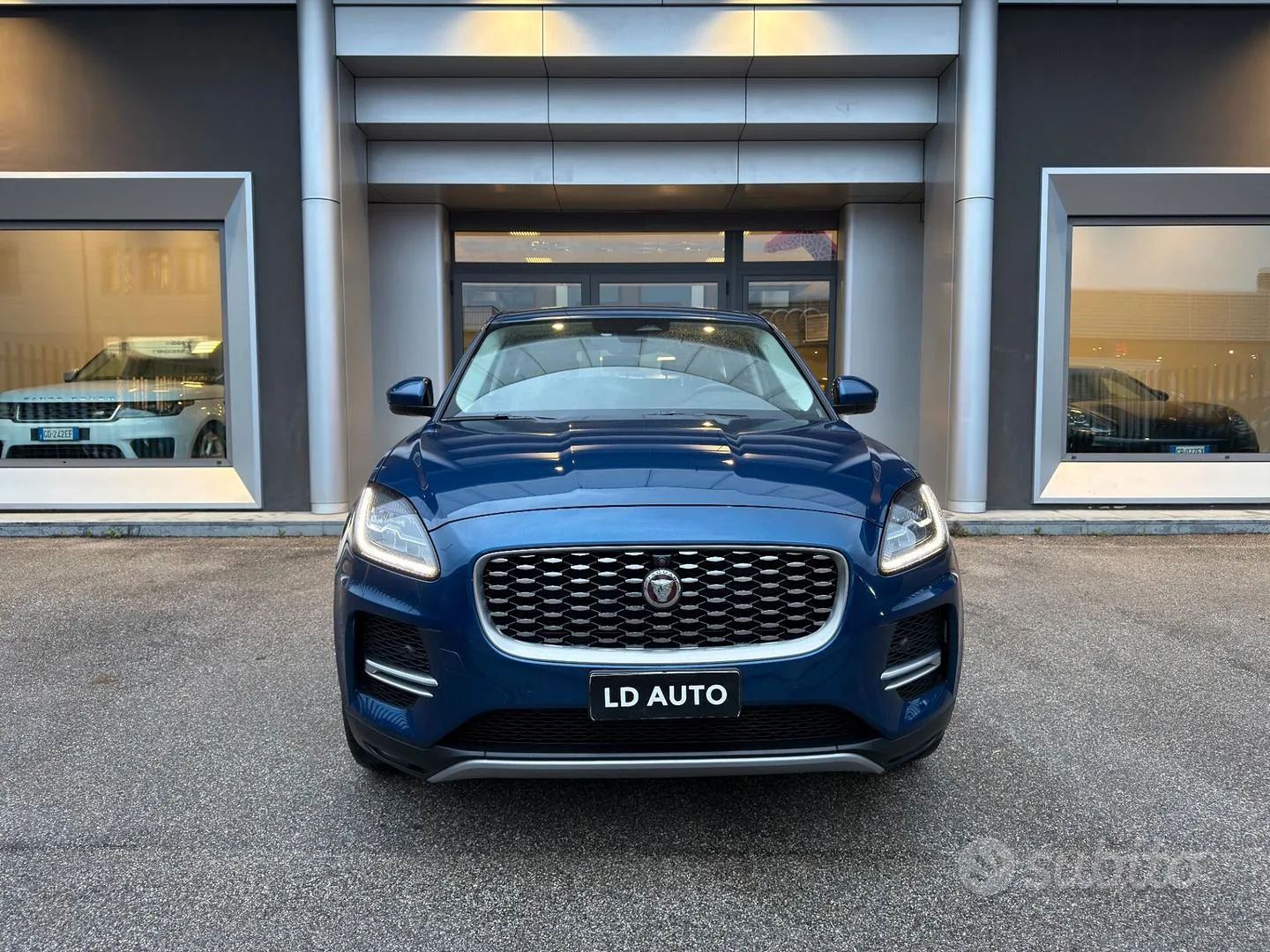 Jaguar E-Pace 2021 photo 3
