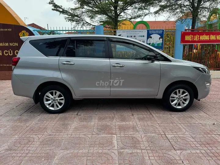 Toyota Innova 2018 photo 5