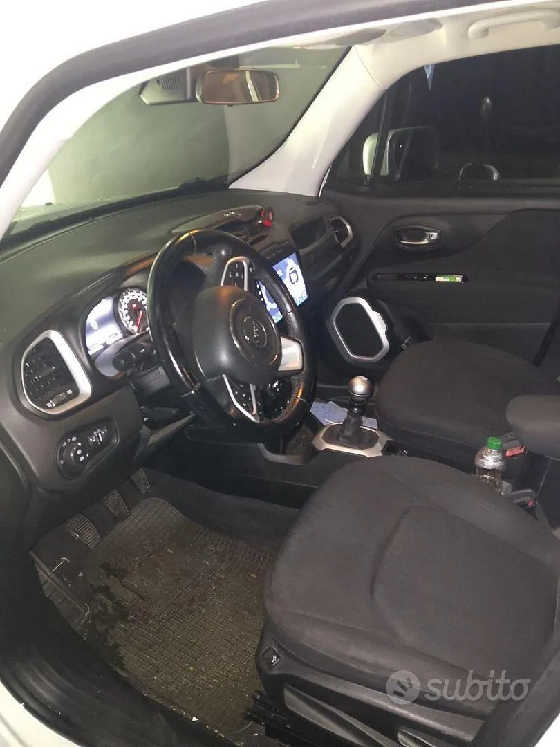 Jeep Renegade 2014 photo 4