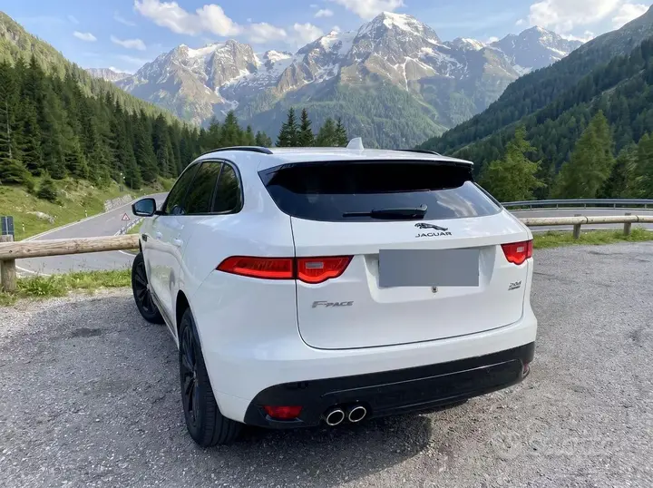 Jaguar F-Pace 2018 photo 5