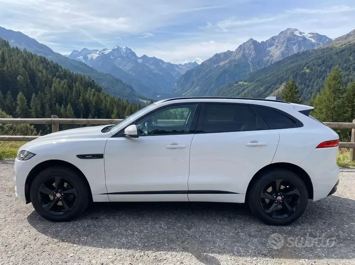 Jaguar F-Pace 2018 photo 4