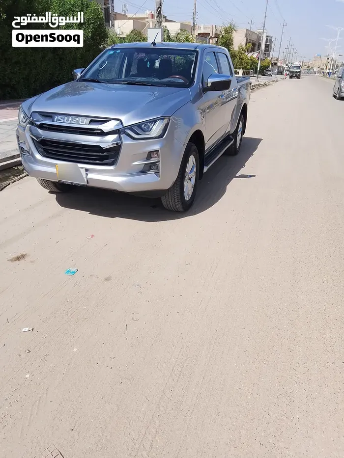 Toyota Hilux 2023 photo 2
