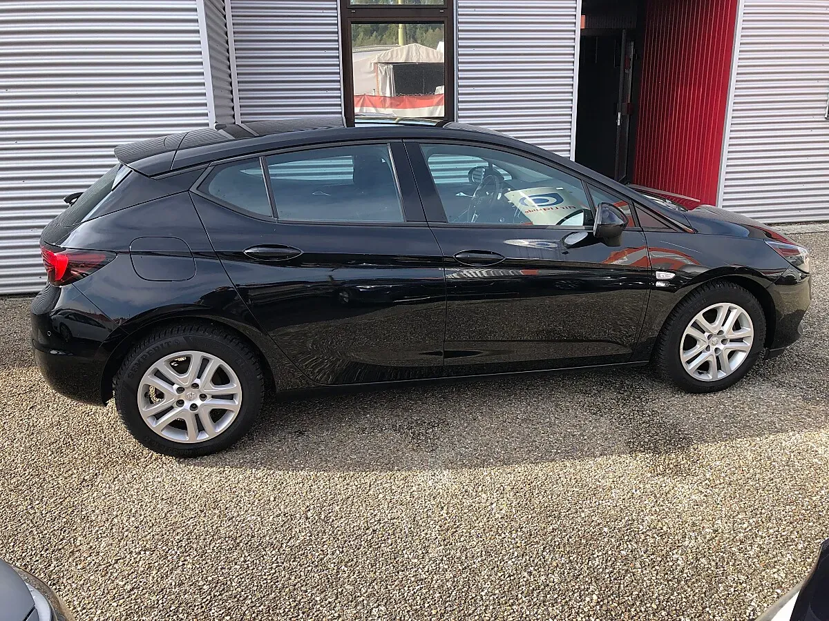 Opel Astra 2020 photo 3