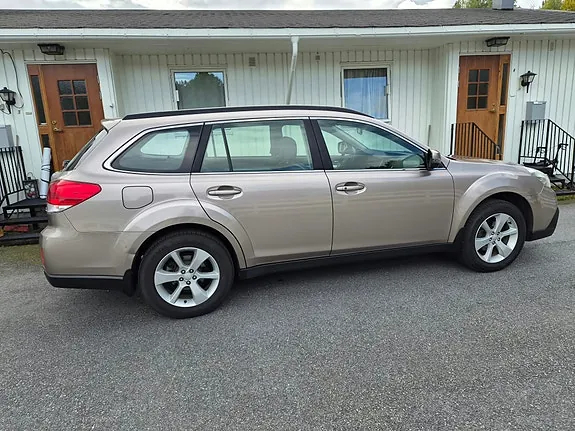 Subaru Outback 2013 photo 3
