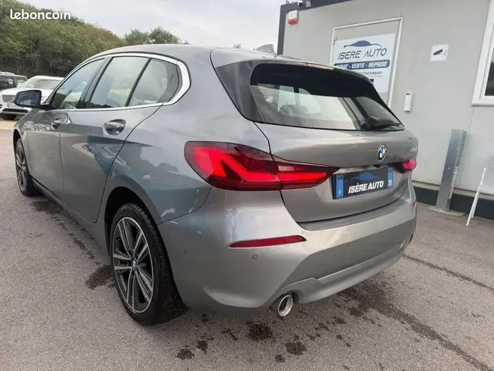 BMW 1 Series 2023 photo 2
