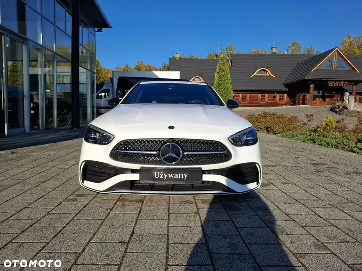 Mercedes-Benz C-Class 2025 photo 2