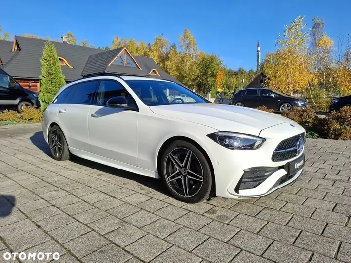 Mercedes-Benz C-Class 2025 photo 3