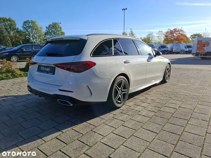 Mercedes-Benz C-Class 2025 photo 5