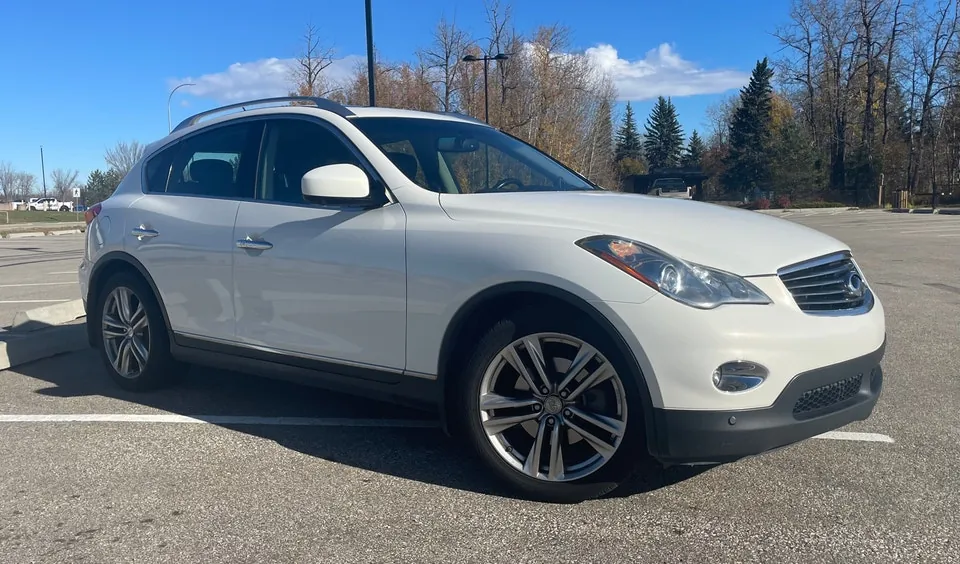 Infiniti Ex35 2011 photo 2