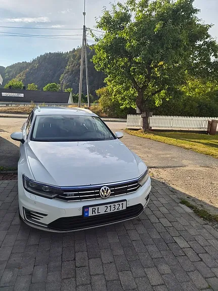 Volkswagen Passat 2017 photo 2