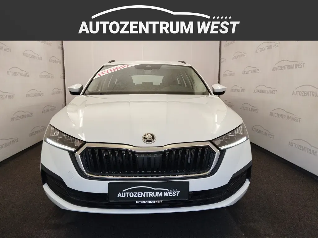 Skoda Octavia 2022 photo 2