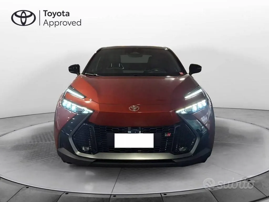 Toyota C-Hr 2025 photo 2