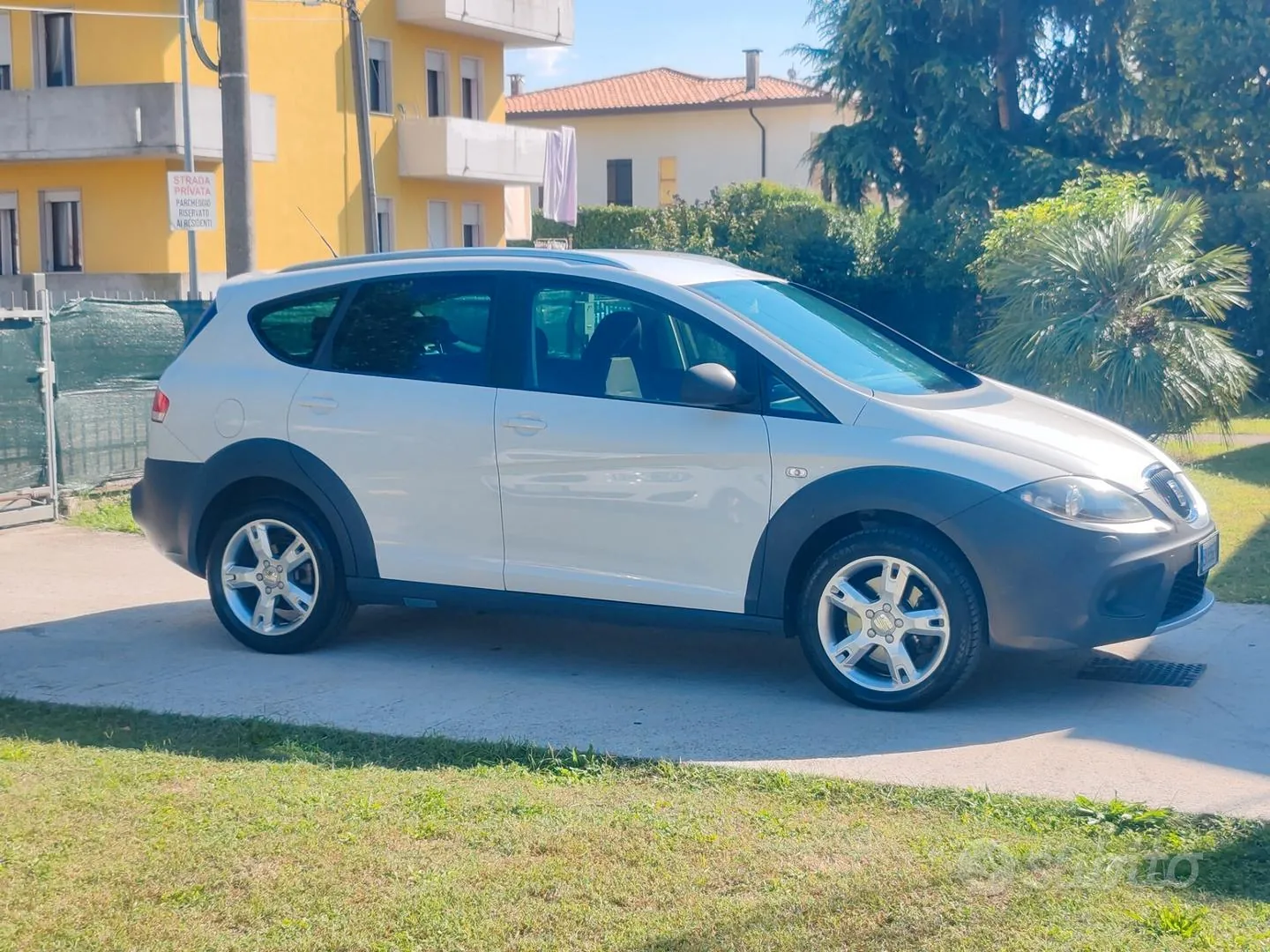 Seat Altea 2012 photo 2