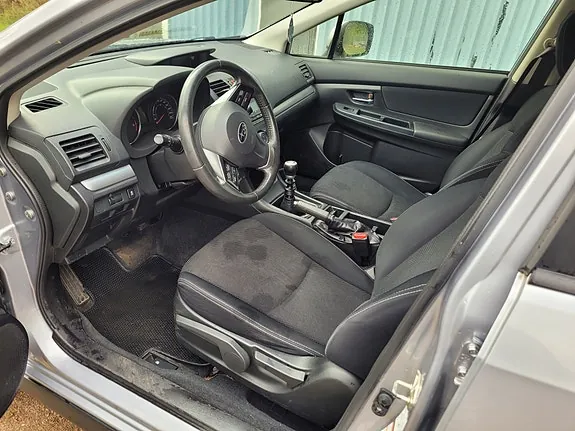 Subaru Xv 2012 photo 4