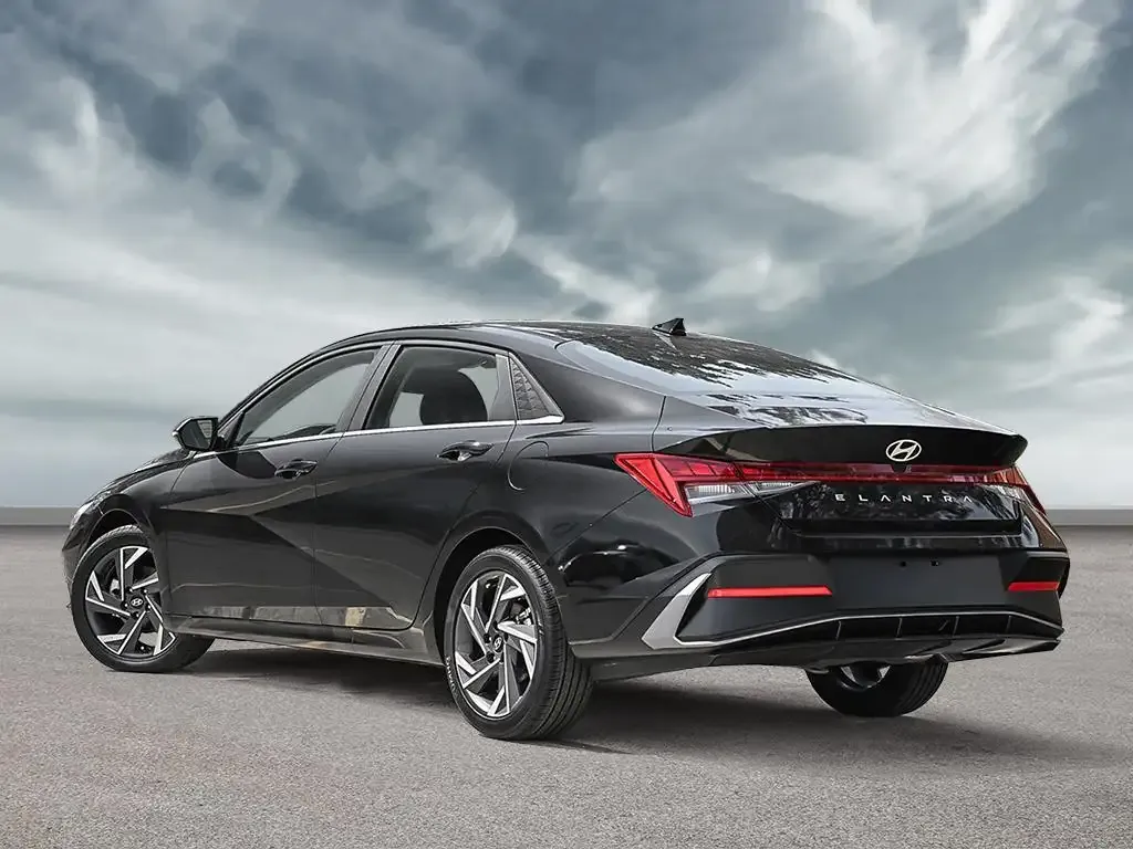 Hyundai Elantra 2026 photo 4