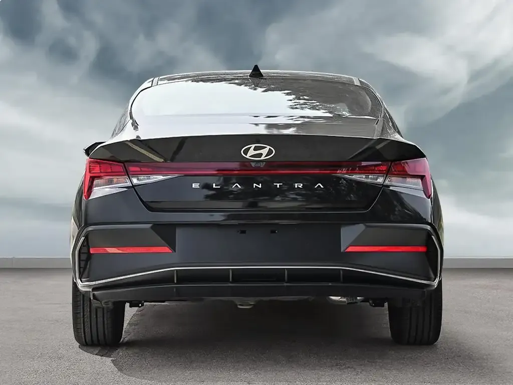 Hyundai Elantra 2026 photo 5
