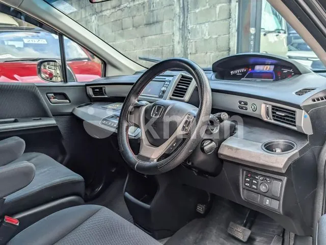 Honda Freed 2013 photo 2