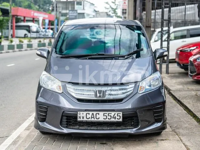 Honda Freed 2013 photo 4