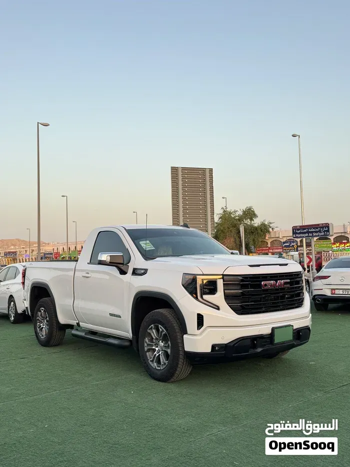 GMC Sierra 2026 photo 2