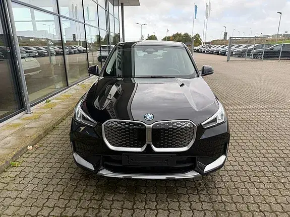 BMW Ix1 2025 photo 2