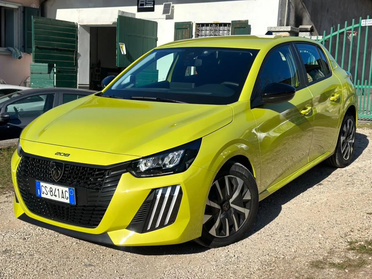 Peugeot 208 2024 photo 2