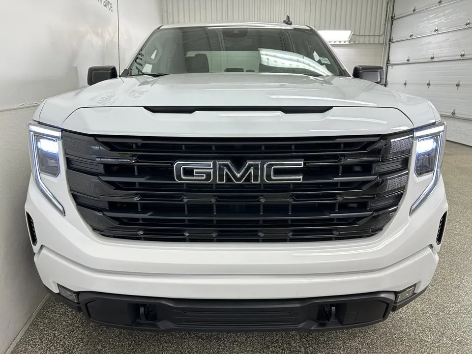 GMC Sierra 1500 2025 photo 2