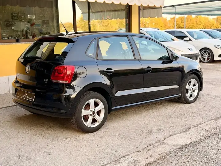 Volkswagen Polo 2011 photo 4