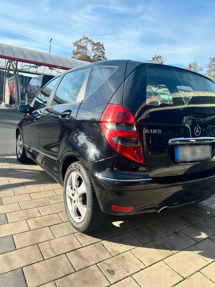 Mercedes-Benz A180