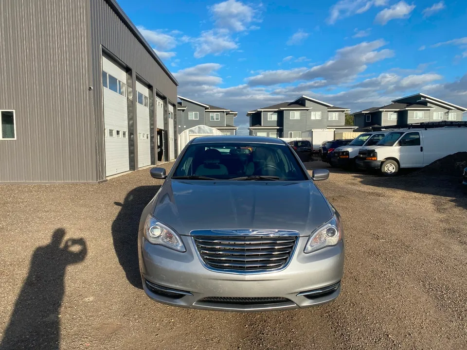 Chrysler 200