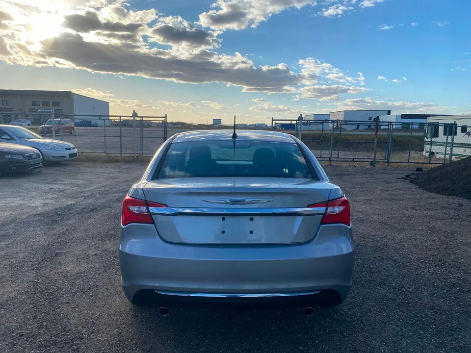 Chrysler 200 2014 photo 4