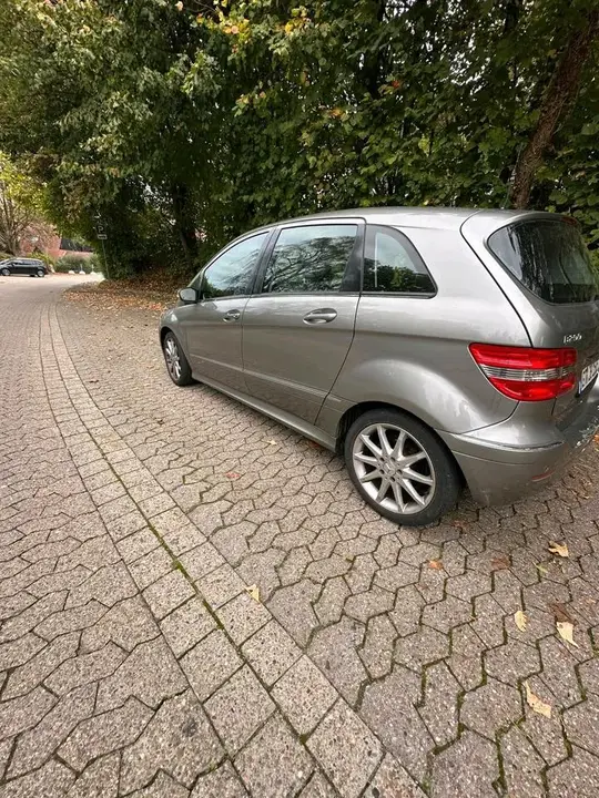 Mercedes-Benz B200