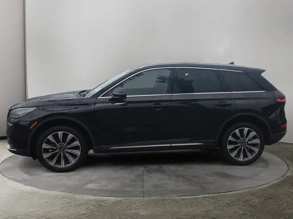 Lincoln Corsair 2022 photo 2