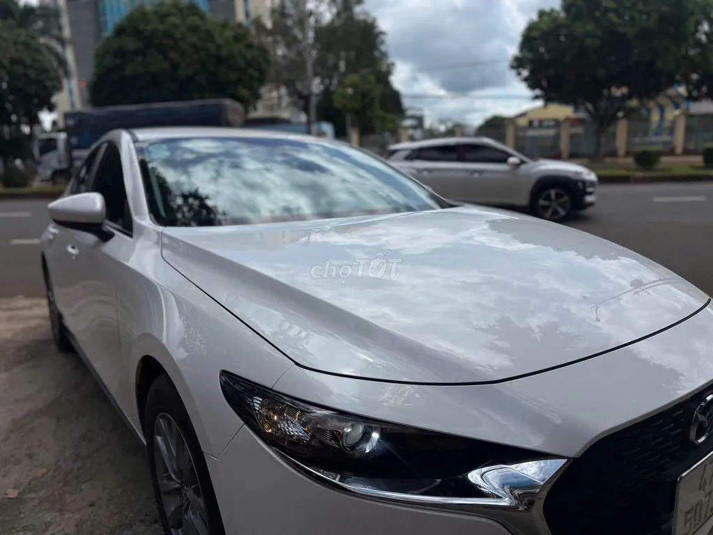 Mazda 3 2022 photo 2